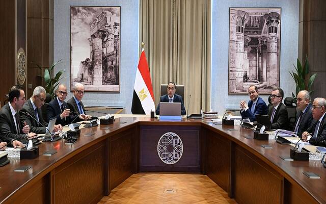 جانب من اجتماع الدكتور مصطفى مدبولي، رئيس مجلس الوزراء المصري لاستعراض الإصدارة الجديدة المحدثة من وثيقة سياسة ملكية الدولة