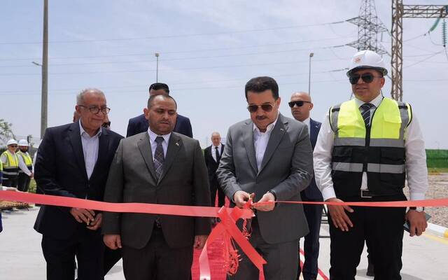 رئيس مجلس الوزراء يفتتح محطات تحويلية للضغط العالي في محطتي القدس والرشيد الكهربائيتين