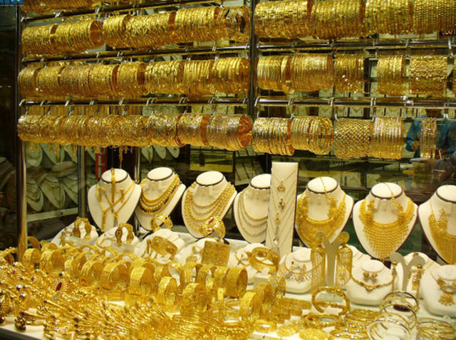 أسعار الذهب تتراجع في الإمارات.. وهذه الأسباب