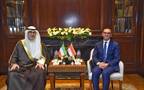 المهندس حسن الخطيب وزير الاستثمار والتجارة الخارجية المصري وخليفة عبد الله العجيل وزير التجارة والصناعة بدولة الكويت