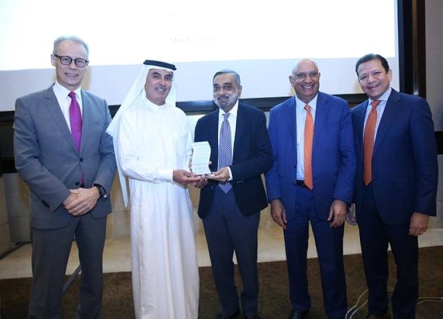 سيطرح بنك المشرق خدماته عن طريق المجموعة في مختلف القطاعات في السوق الهندية