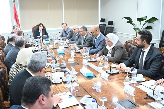 راندة المنشاوي وزيرة الإسكان خلال الاجتماع