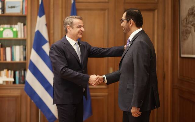 الإمارات واليونان تبحثان تعزيز الشراكة ومستجدات الصندوق الاستثماري المشترك