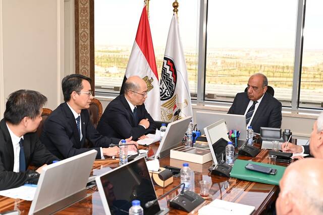 وزير قطاع الأعمال المصري: نعمل في إطار خطة شاملة للتطوير والتحديث وتوطين الصناعة