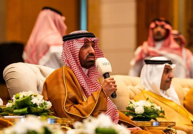 وزير الموارد البشرية يدشن مشاريع تنموية