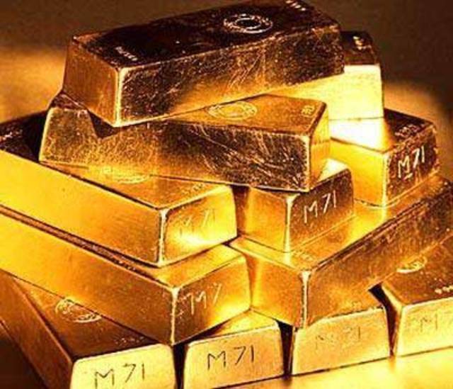 تقرير: الذهب تحت ضغوط البيانات الإيجابية الامريكية والأزمة الأوكرانية تعود به نحو 1290 دولار