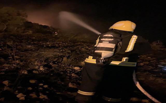 الدفاع المدني السعودي يسيطر على 80% من حريق جبل عمد بالطائف