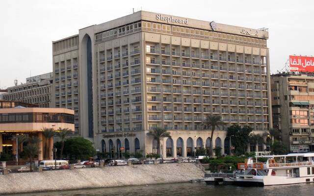 توجيهات وزارية بإنجاز مشروع تطوير وتحديث فندق "شبرد" التاريخي بالقاهرة