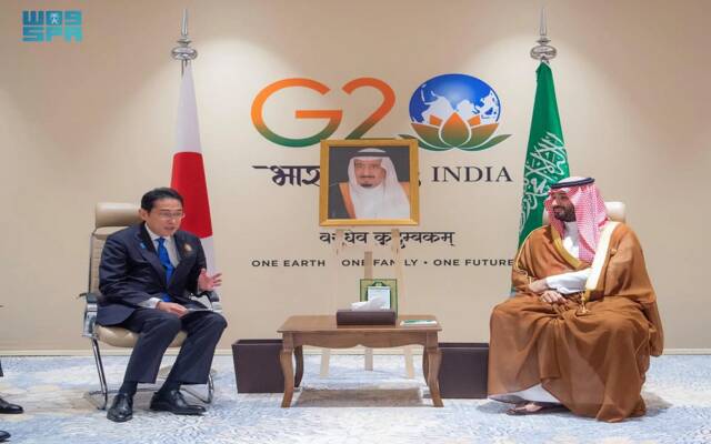 ولي العهد السعودي ورئيس وزراء اليابان يبحثان تعزيز التعاون في مختلف المجالات