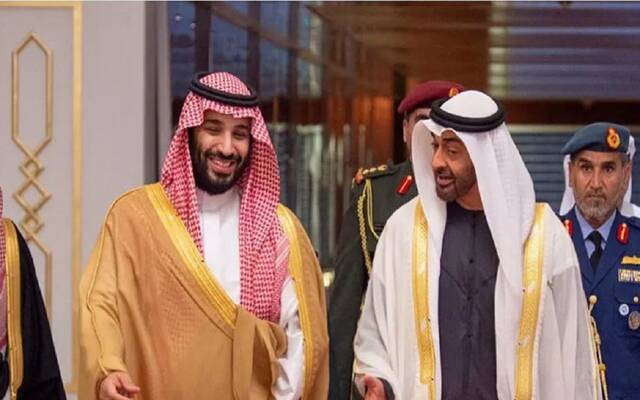 اتصال بين ولي العهد السعودي ورئيس الإمارات لبحث تطورات المنطقة وتأكيد الدعم
