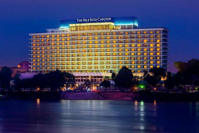 فندق ريتزكارلتون المطل على نيل القاهرة والتابع لشركة مصر للفنادق-أرشيفية
