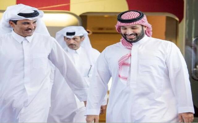 الأمير محمد بن سلمان بن عبدالعزيز آل سعود ولي العهد رئيس مجلس الوزراء والشيخ تميم بن حمد آل ثاني أمير دولة قطر