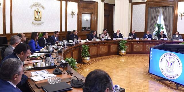 اجتماع مصطفى مدبولي رئيس مجلس الوزراء المصري مع أحمد هيكل مؤسس ورئيس مجلس إدارة شركة القلعة للاستشارات المالية