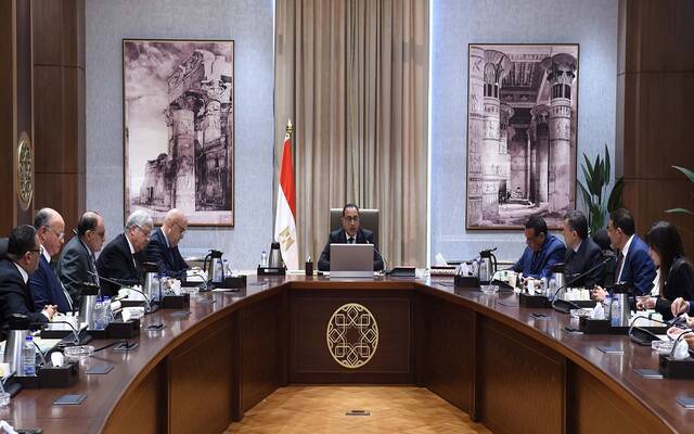 الحكومة تكشف تحديات تطوير القاهرة الإسلامية.. وتعلق على هدم المدافن