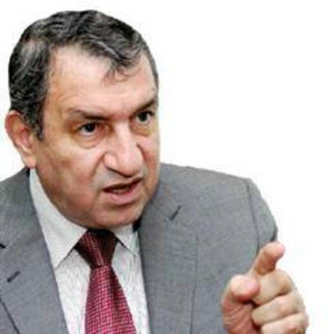 اجتماع برئاسة شرف لبحث الإستعدادات للعملية الانتخابية بمحافظات المرحلة الأولى  