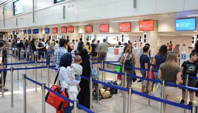 مطار دبي يشهد تراجع 3% في حركة المسافرين