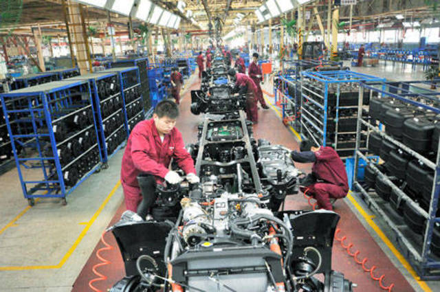 China manufacturing turns down; budget deficit widens
