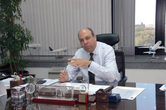 وزير الطيران المدني المصري سامح الحفني - أرشيفية