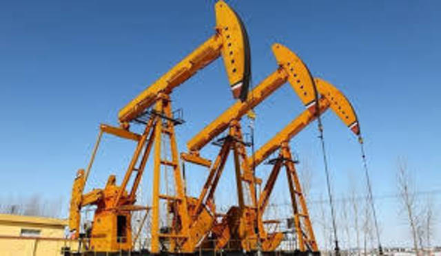 Oil prices hit 2-week high, shrug off oversupply forecasts