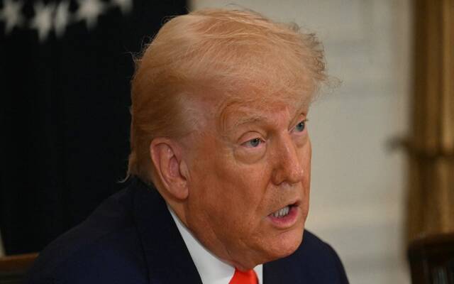 خبراء: "المسامير الصغيرة" تعرقل خطة ترامب لنقل تصنيع آيفون لأمريكا