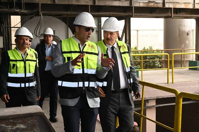 جانب من زيارة الوزير