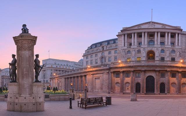 بنك إنجلترا يعزز برنامج شراء السندات لمكافحة تداعيات كورونا 