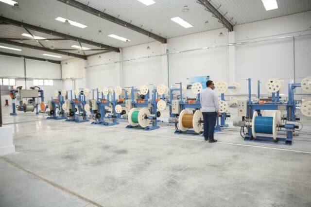 مكي: "بنية" تبدأ التشغيل الرسمي لمصنع الألياف الضوئية في مصر الشهر المقبل