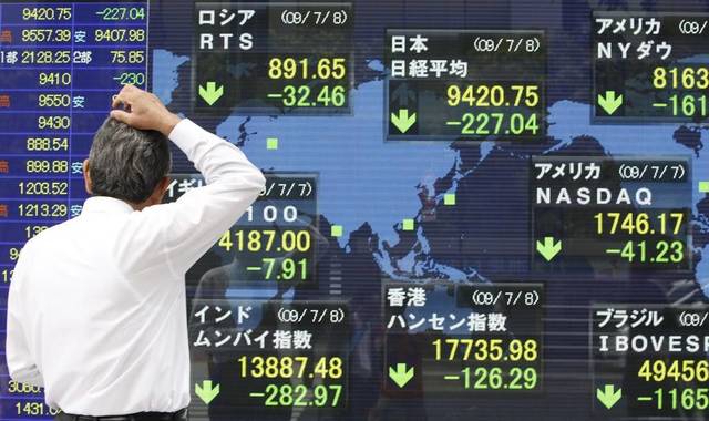 الأسهم اليابانية تتراجع مع ارتفاع الين