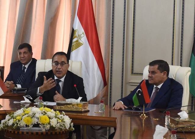 رئيس الوزراء المصري يوجه باستقبال رحلات الطيران المباشر من ليبيا فوراً