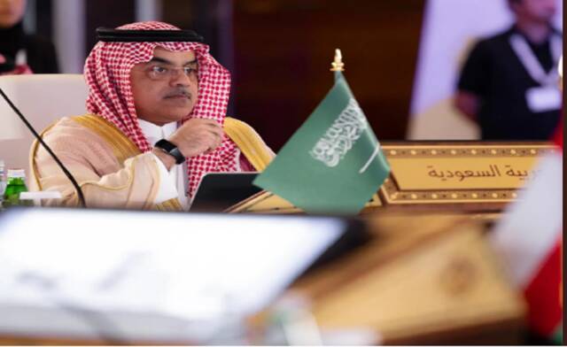 نائب وزير الصناعة والثروة المعدنية لشؤون الصناعة خليل بن إبراهيم بن سلمة