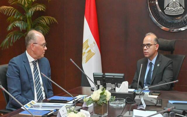 محمد فريد صالح وزير الاستثمار والتجارة الخارجية المصري مع ممثلي التحالف المخطط التفصيلي للمشروع