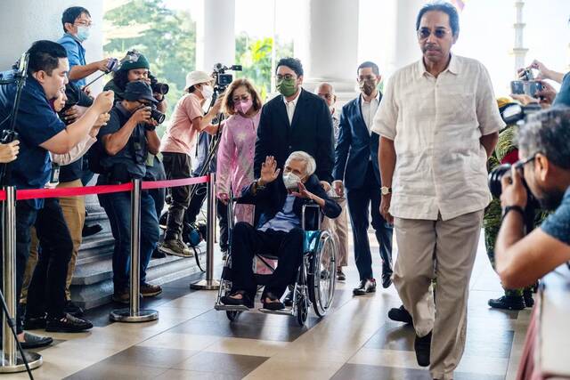 وكالة ماليزية تصادر 700 مليون دولار من أصول رجل أعمال