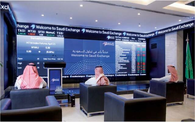 سوق الأسهم السعودية يقفز 3% خلال الأسبوع بدعم من 3 قطاعات كبرى