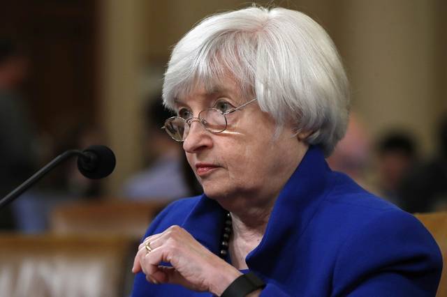 Ex-Fed head supports 25bp rate cut amid weakening global economy