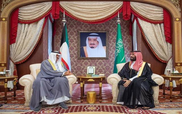 ولي العهد السعودي يبحث مع رئيس الوزراء الكويتي العلاقات الثنائية وسبل تطويرها