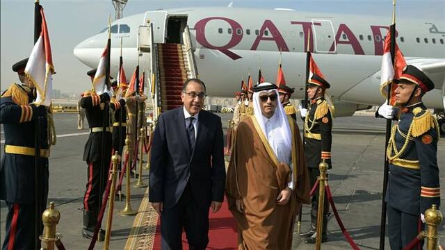 مصطفى مدبولي مجلس الوزراء المصري، والشيخ محمد بن عبد الرحمن بن جاسم آل ثاني، رئيس وزراء قطر