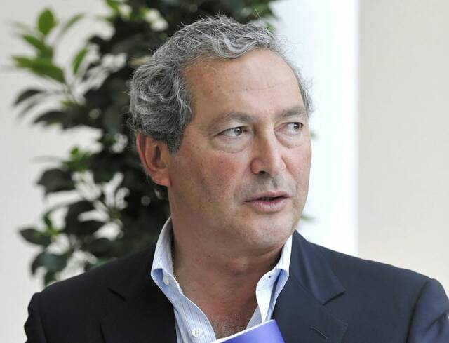 سميح ساويرس: ليس معقولاً أن يحول المستثمر أرباحه بالدولار بسعر 30 جنيهاً