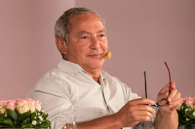 سميح ساويرس يستهدف تنفيذ مدينة سياحية في السعودية على غرار الجونة