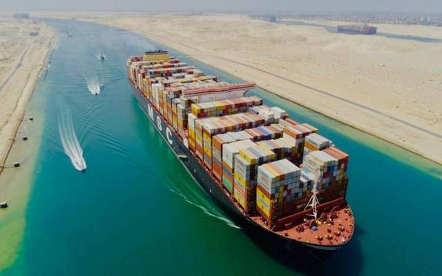 مصر تنفي اتخاذ السفن مسارات بديلة لقناة السويس نتيجة لرفع رسوم العبور
