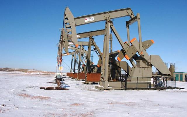 إنتاج النفط الأمريكي يقفز لمستوى قياسي عند 12.8 مليون برميل