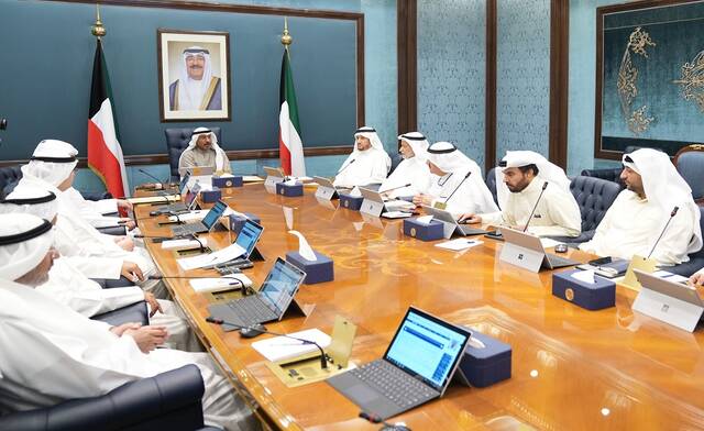 حكومة الكويت تناقش وقائع تمس بالوحدة الوطنية