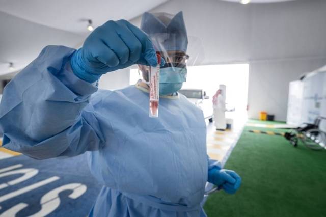 الصحة الإماراتية تسجل حالة وفاة و262 إصابة جديدة بفيروس كورونا