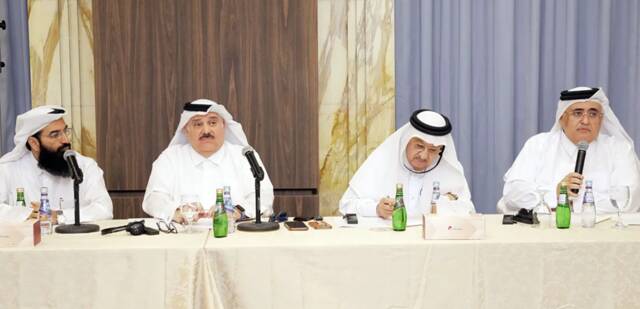 خلال الاجتماع