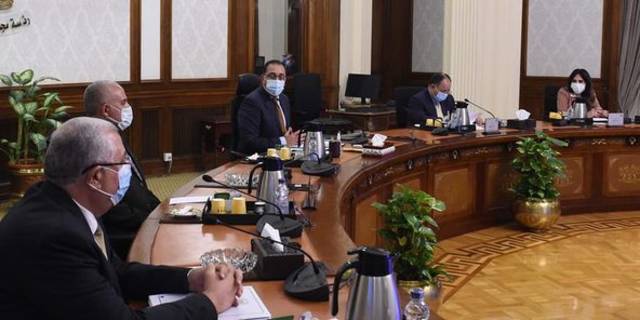 مدبولي: توجيهات رئاسية بتوفير آليات التحول نحو أساليب الري الحديث