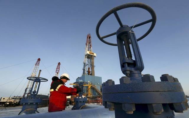 النفط يتراجع بأكثر من 1%عند التسوية مع مخاوف الإمدادات الأمريكية