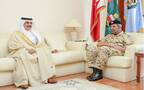 المشير الركن الشيخ خليفة بن أحمد آل خليفة القائد العام لقوة دفاع البحرين و الفريق أول الركن الشيخ راشد بن عبدالله آل خليفة وزير الداخلية