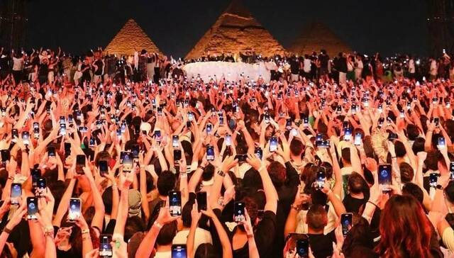 "السياحة" المصرية: حفلات غنائية جديدة في الساحل والأهرامات قريباً