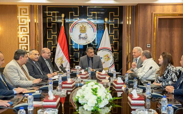 مصر تبحث تطوير منظومة تدوير المخلفات مع مجموعة "بابيريوس"