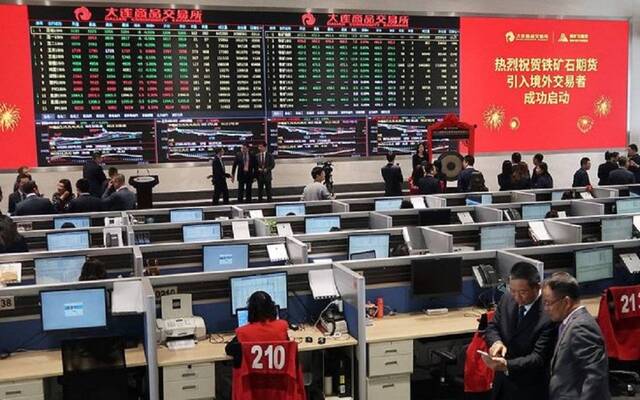 سوق العقود الآجلة في الصين يشهد نمواً بالتداولات 25% في عام 2023