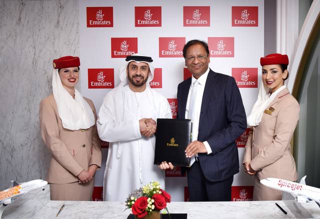 طيران الإمارات تتفق على إتاحة خدمات جديدة للمسافرين إلى الهند